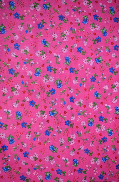 Pink alapon kék virágok