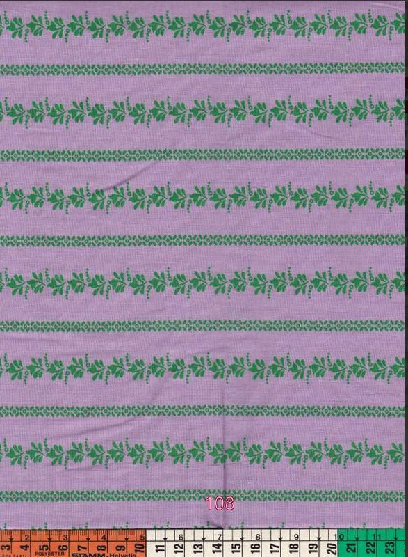 Lila alapon zöld népies minta csíkban