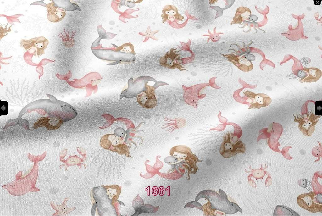 Fehér alapon rózsaszín sellő, delfin